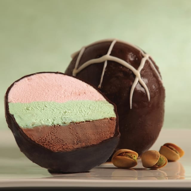Spumoni Bomba.