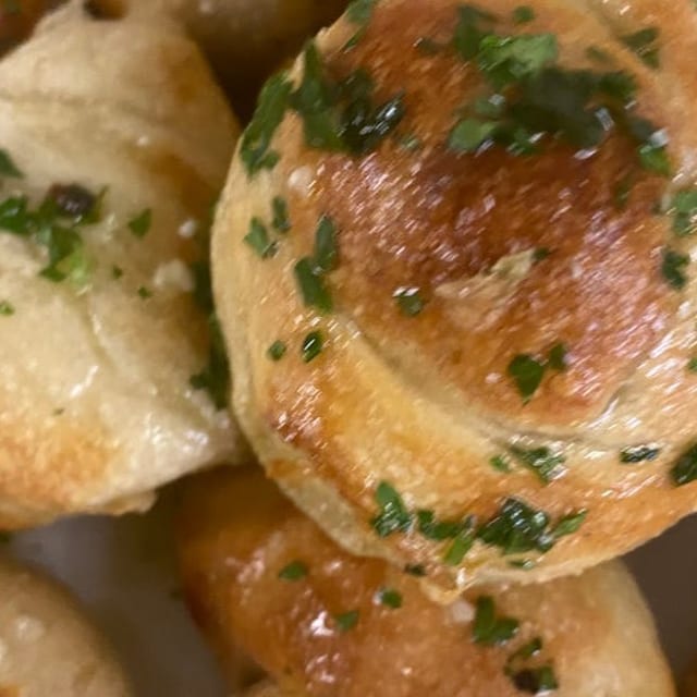 Garlic Knots.