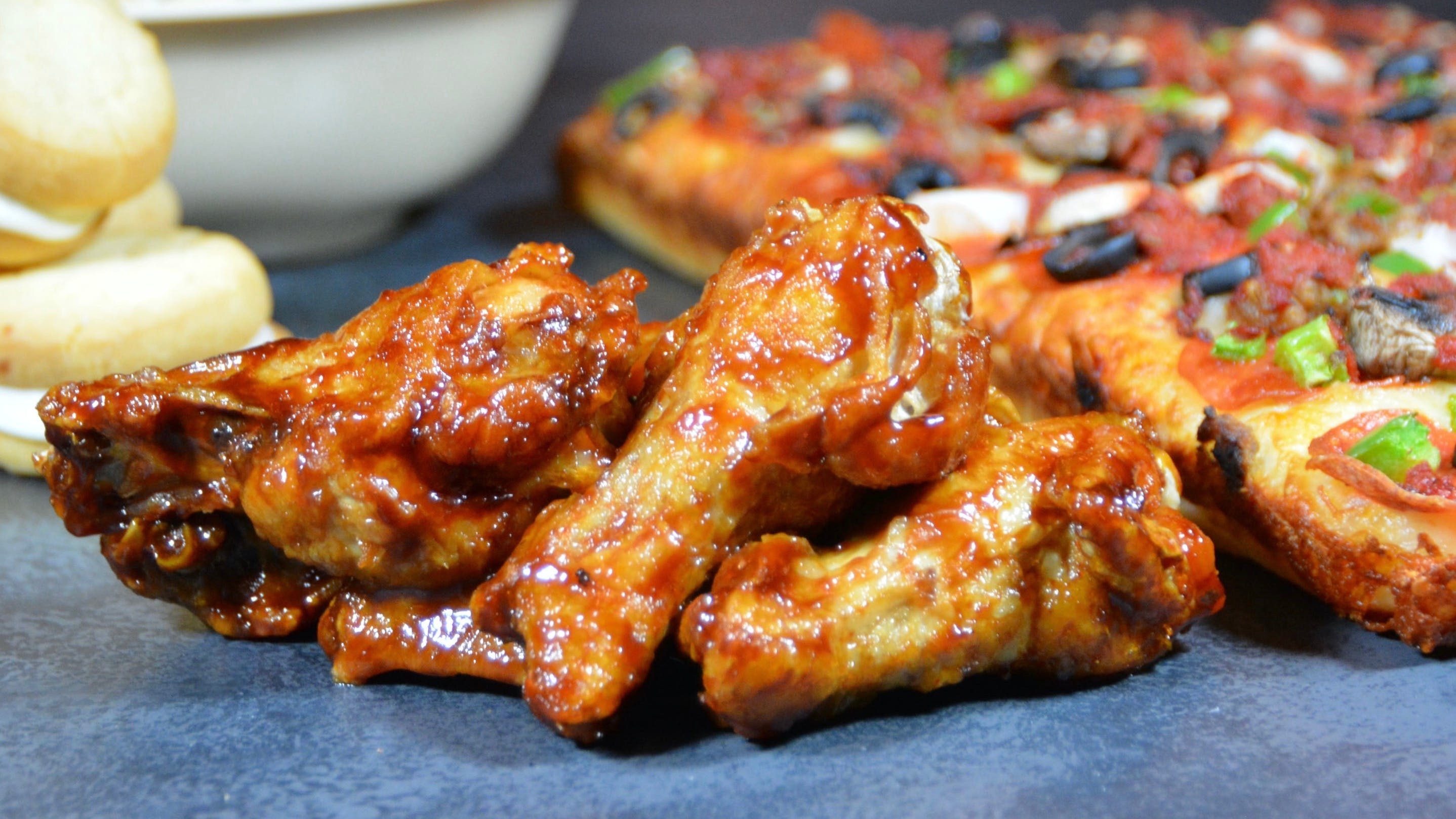 One X-Large Plain Pizza & 20 Wings Special.